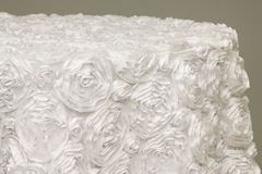 Picture of Table Cloth 108 - White (Satin Rosette Round)